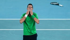 哈兰德的两极镜像：从世预赛5球狂欢到曼城困境，问题不在射手在体系